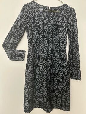 Charming Black & Gray Patterned Long-Sleeve Dress